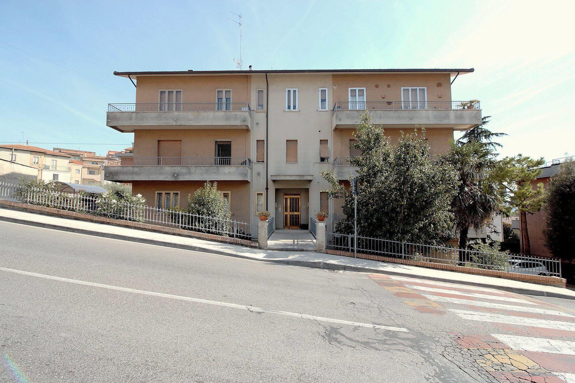 Appartamento Montessori Castelfidardo Buitenkant foto