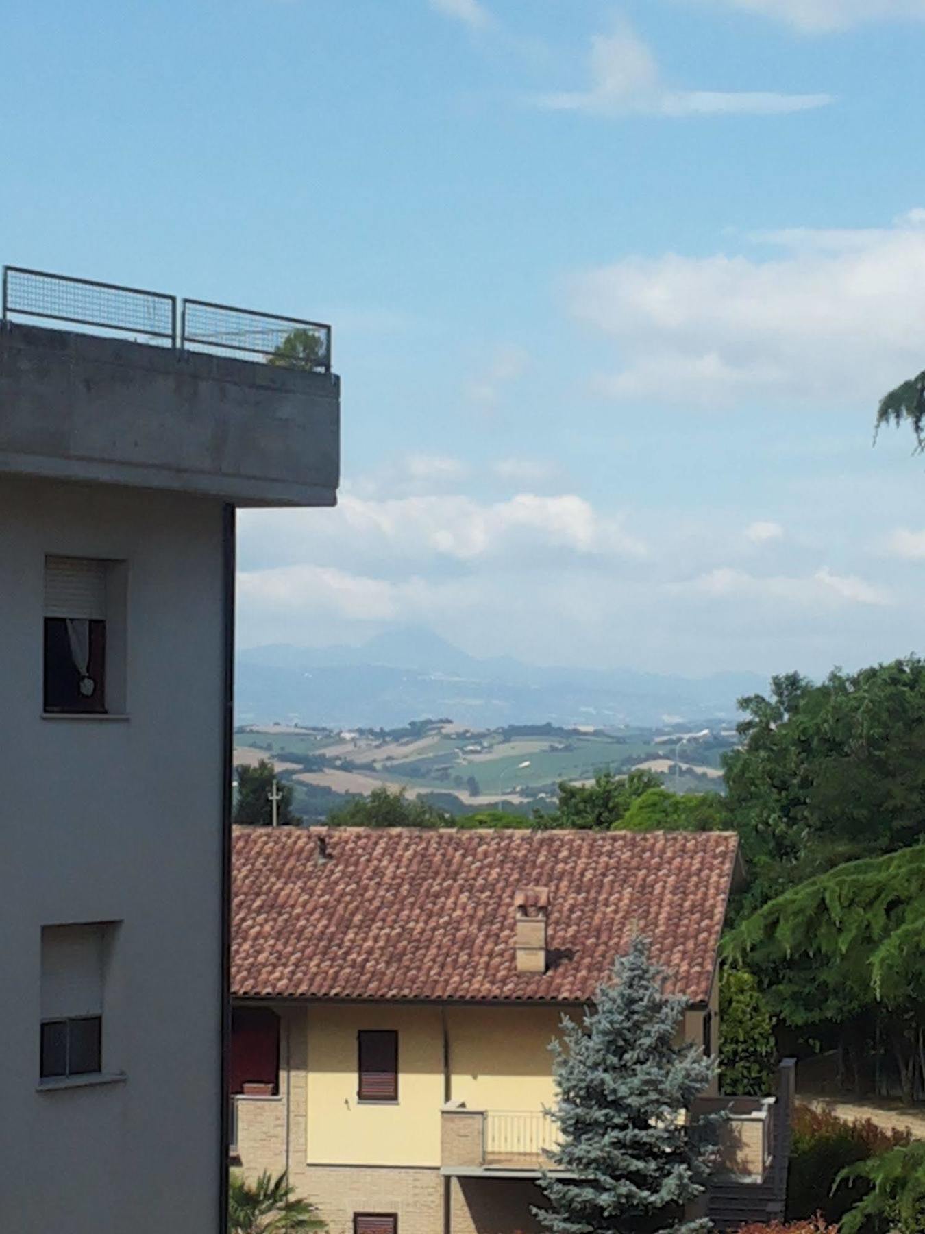 Appartamento Montessori Castelfidardo Buitenkant foto